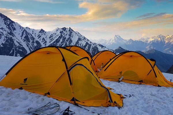 5 Cold Weather Tents To Keep You Warm During Winter Camps